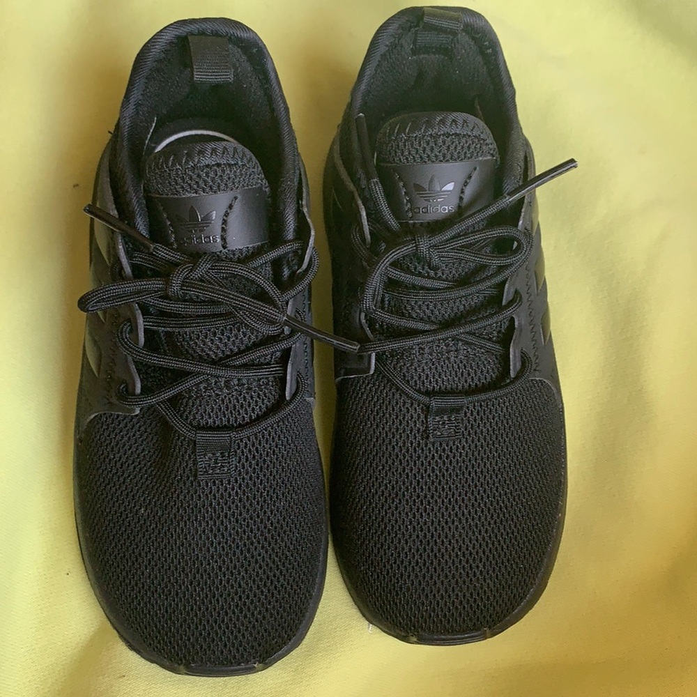 COPY - ADIDAS PLR SHOES

A FASHION-FORWARD SNEAKER.